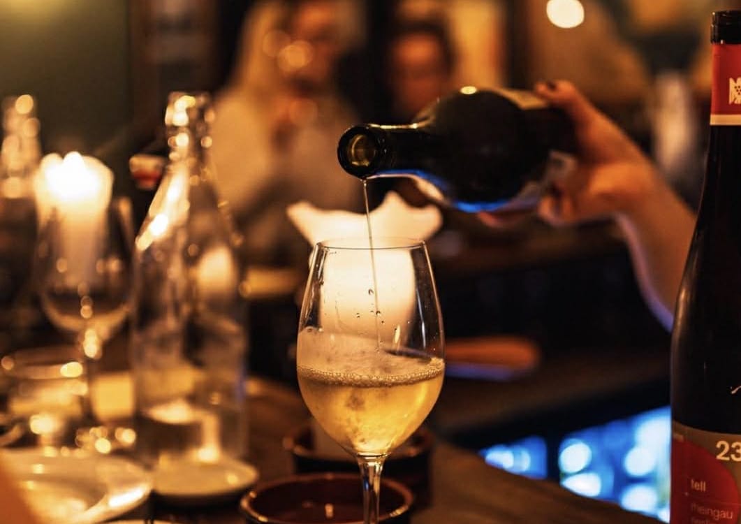 1 hour wine reservation