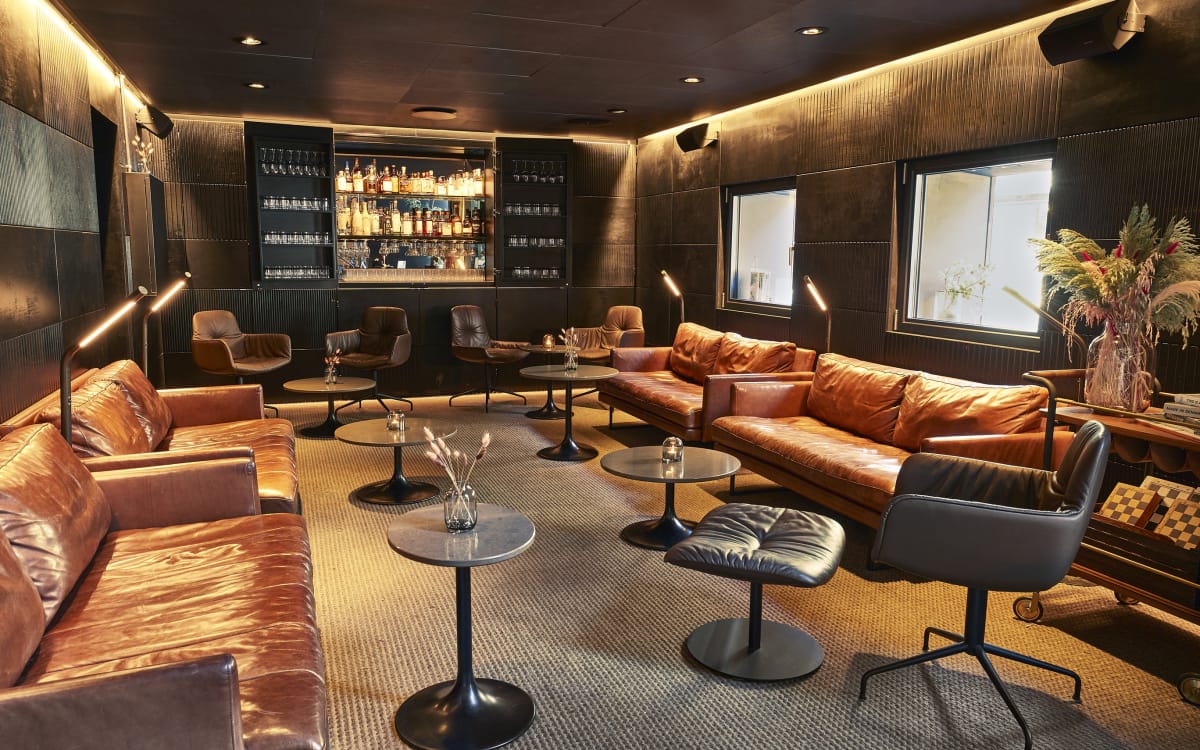 the Socialist Lounge the Socialist Lounge