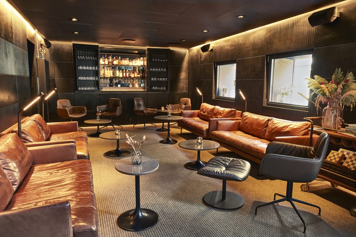 the Socialist Lounge the Socialist Lounge